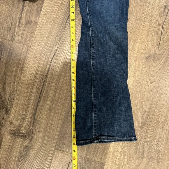 Levi's High Rise Bootcut Jeans - Picture 4 of 4